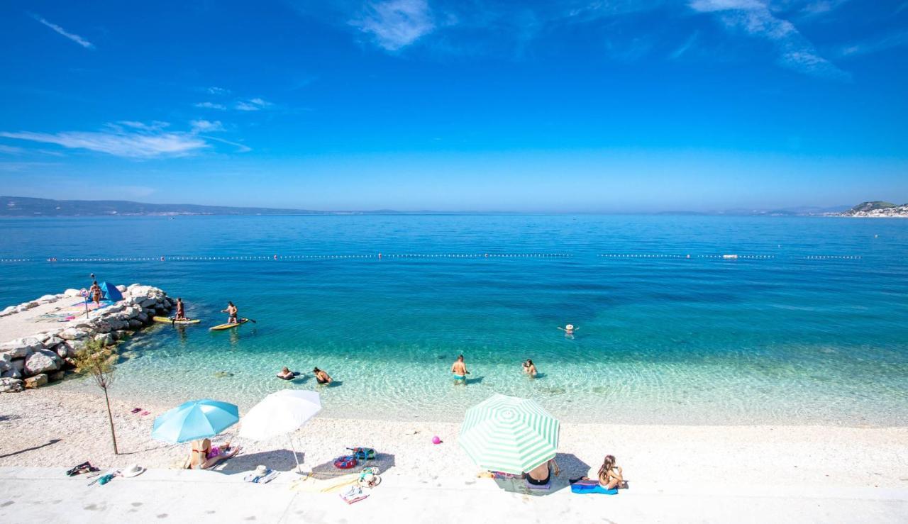 Seaside Apartment Blue Dugi Rat Dış mekan fotoğraf