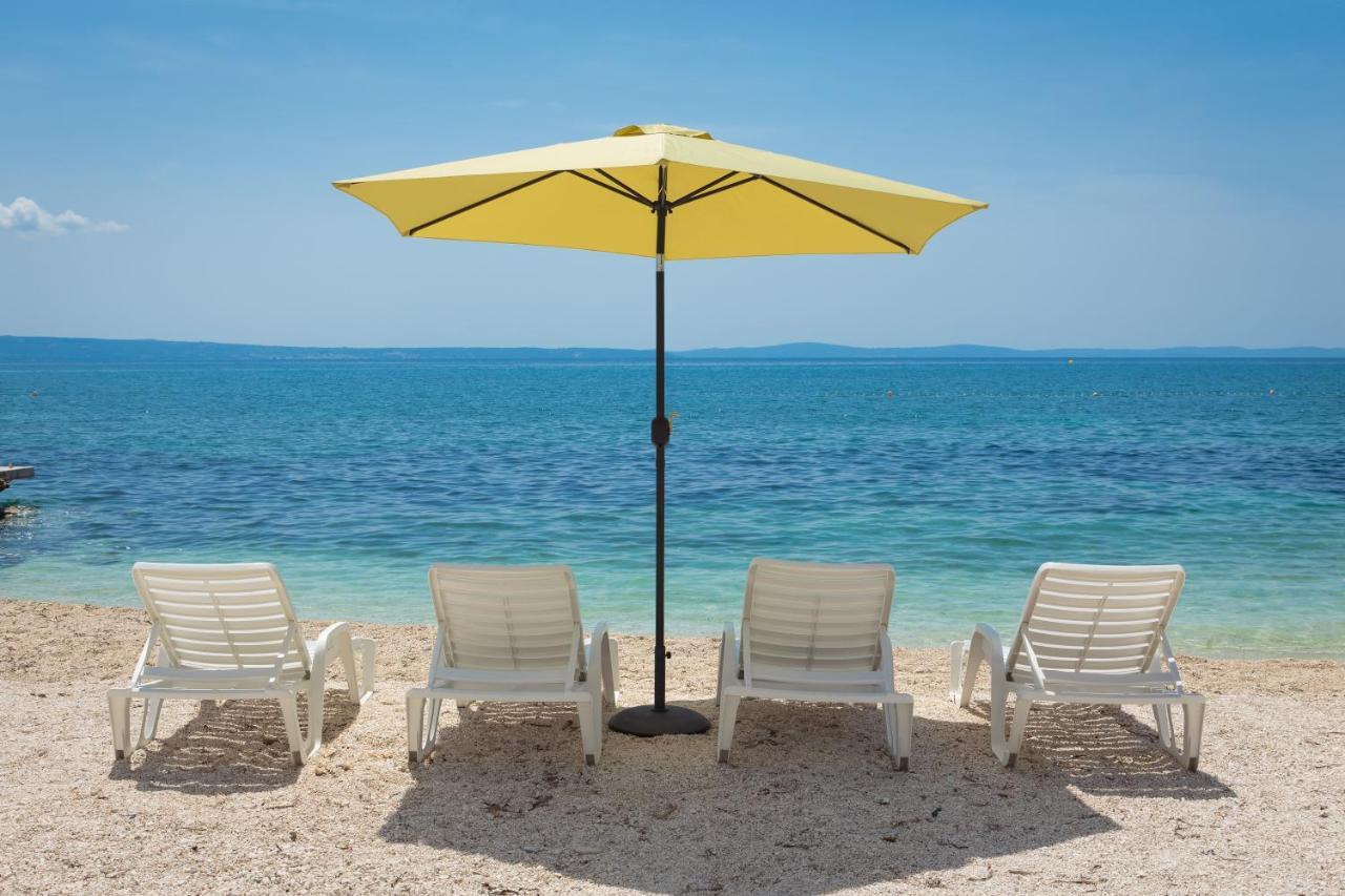 Seaside Apartment Blue Dugi Rat Dış mekan fotoğraf