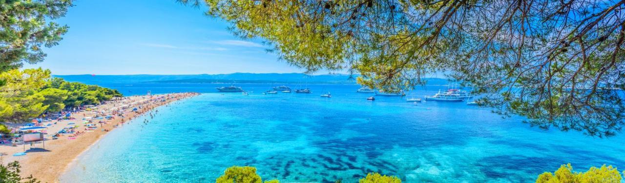 Seaside Apartment Blue Dugi Rat Dış mekan fotoğraf
