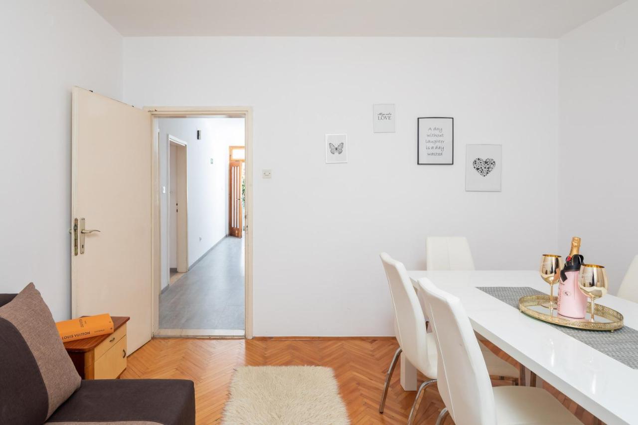 Seaside Apartment Blue Dugi Rat Dış mekan fotoğraf