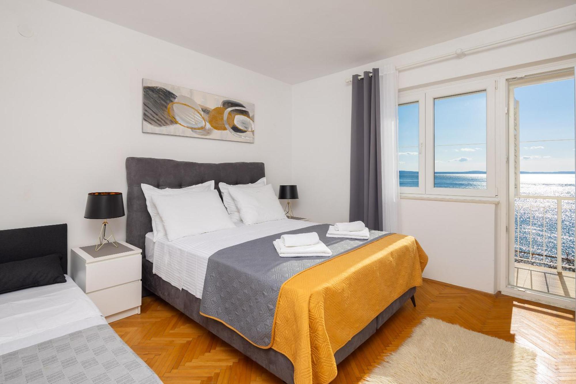 Seaside Apartment Blue Dugi Rat Dış mekan fotoğraf