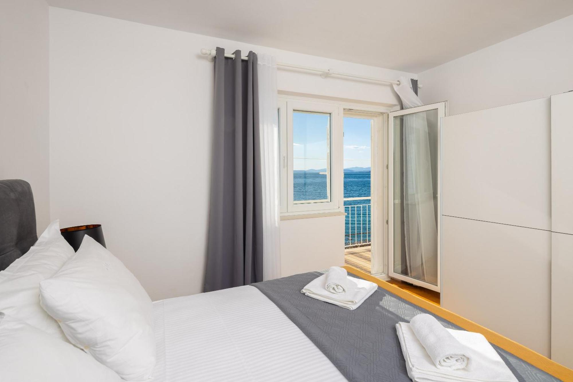 Seaside Apartment Blue Dugi Rat Dış mekan fotoğraf
